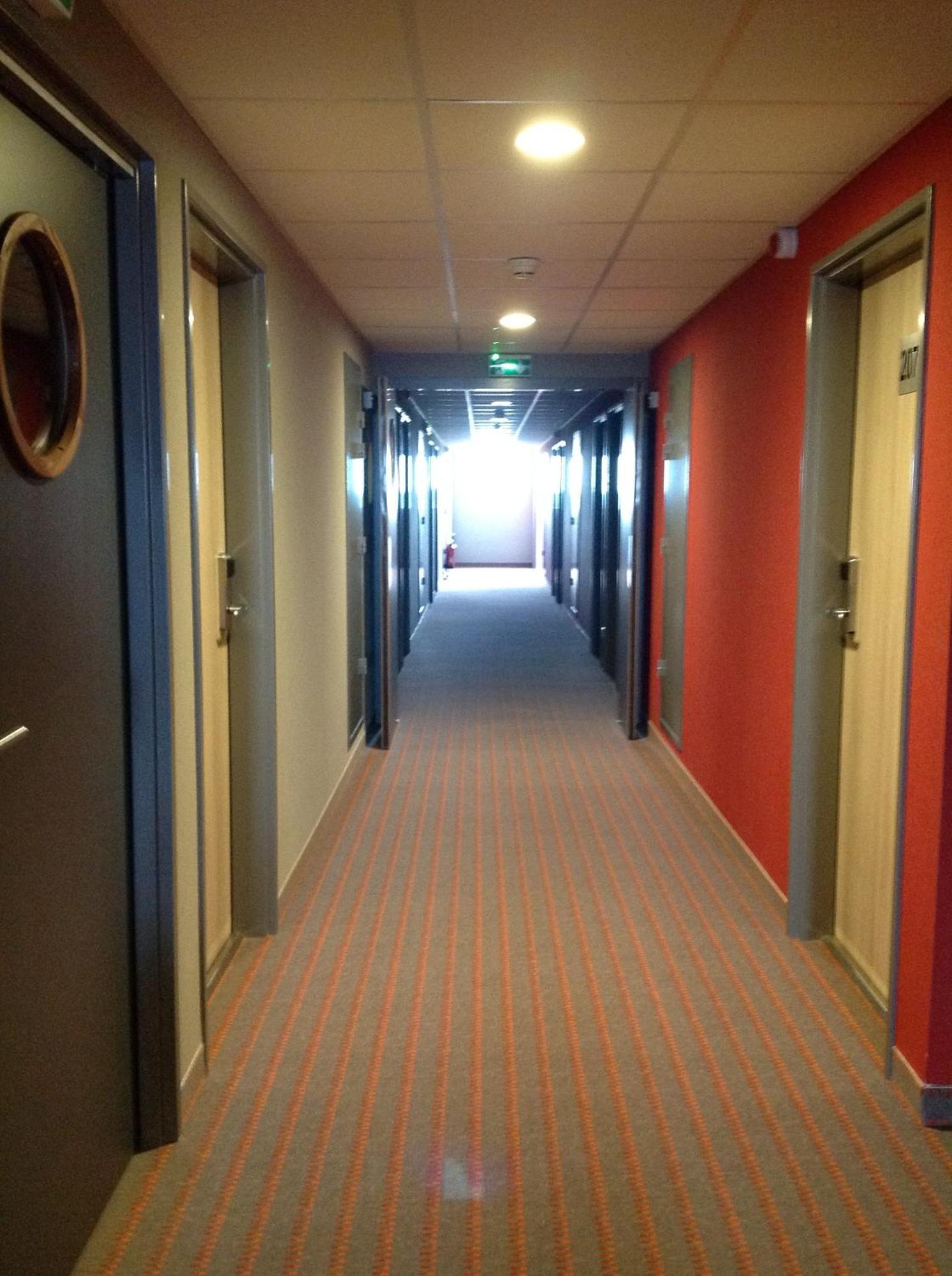 The Originals City, Hotel Des Lys, Dreux Buitenkant foto